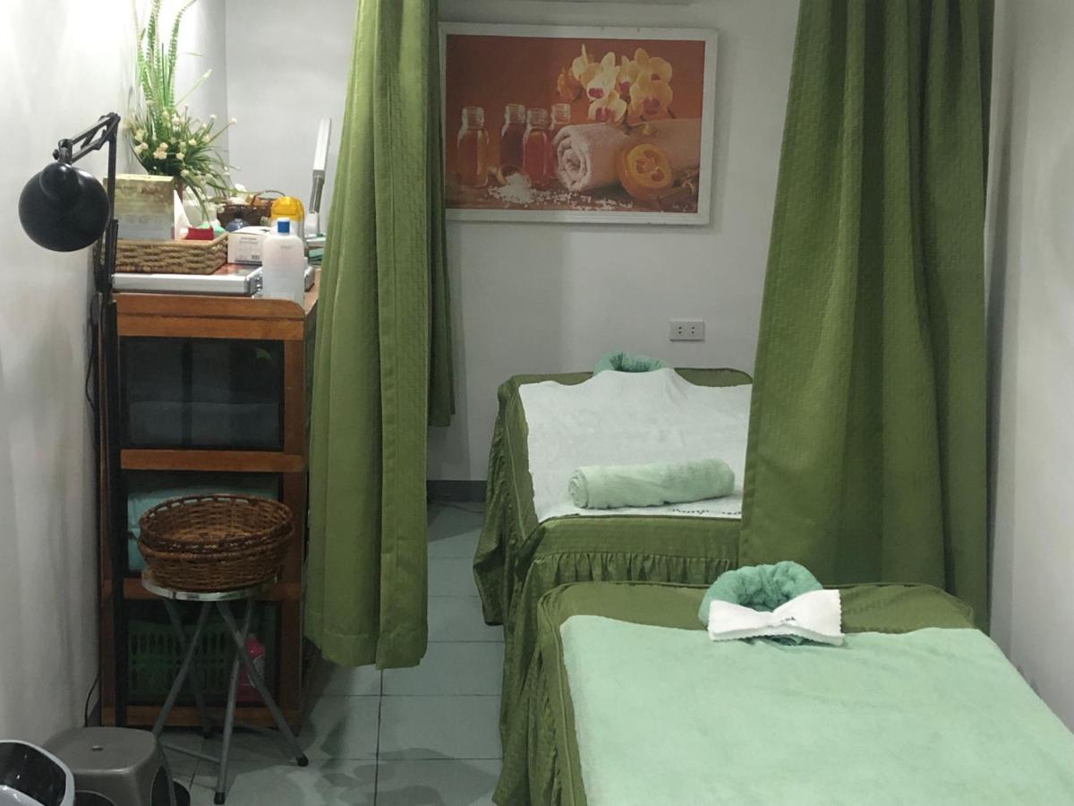 Badladz Staycation Condos Puerto Galera Zewnętrze zdjęcie