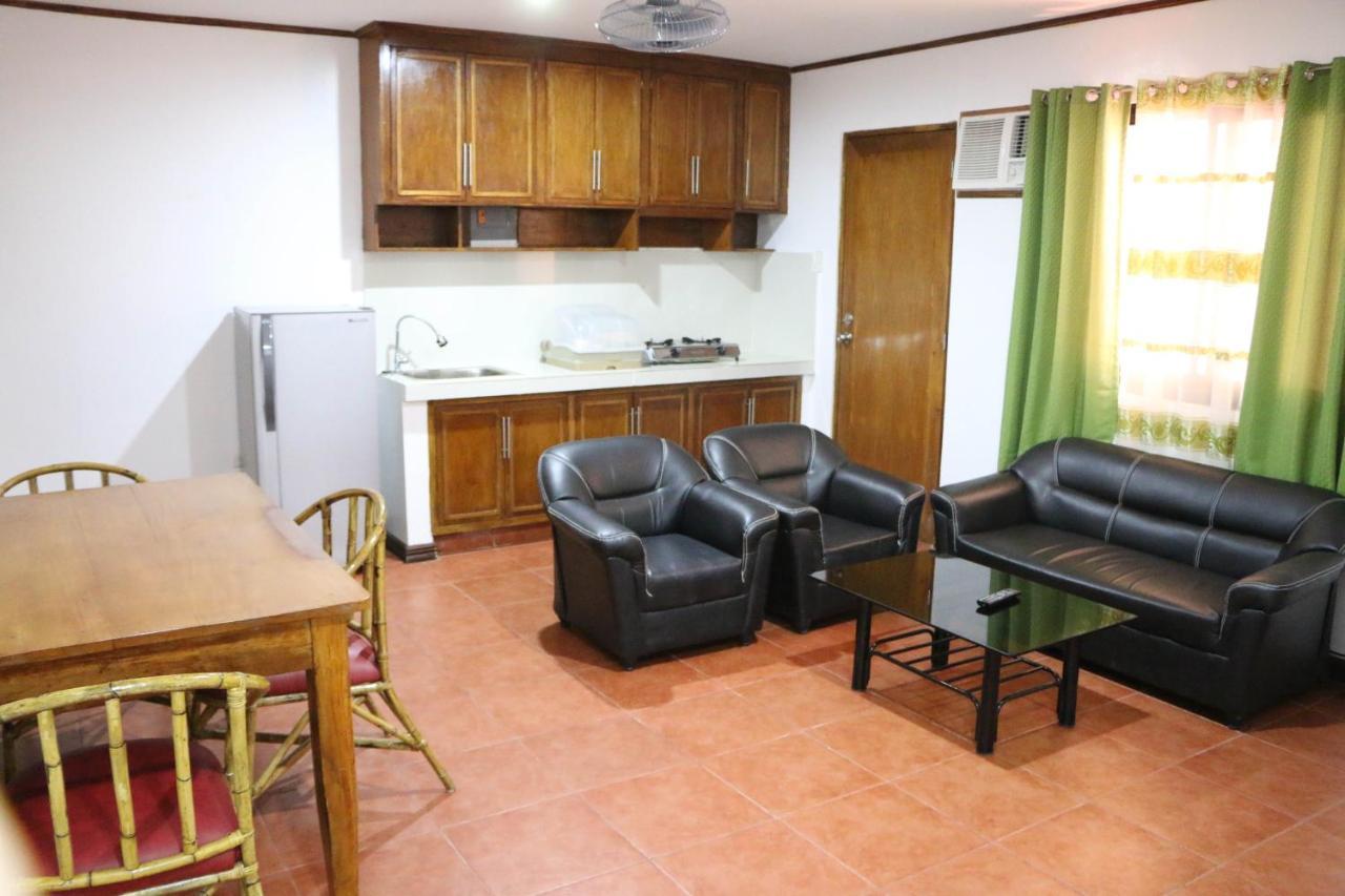 Badladz Staycation Condos Puerto Galera Zewnętrze zdjęcie