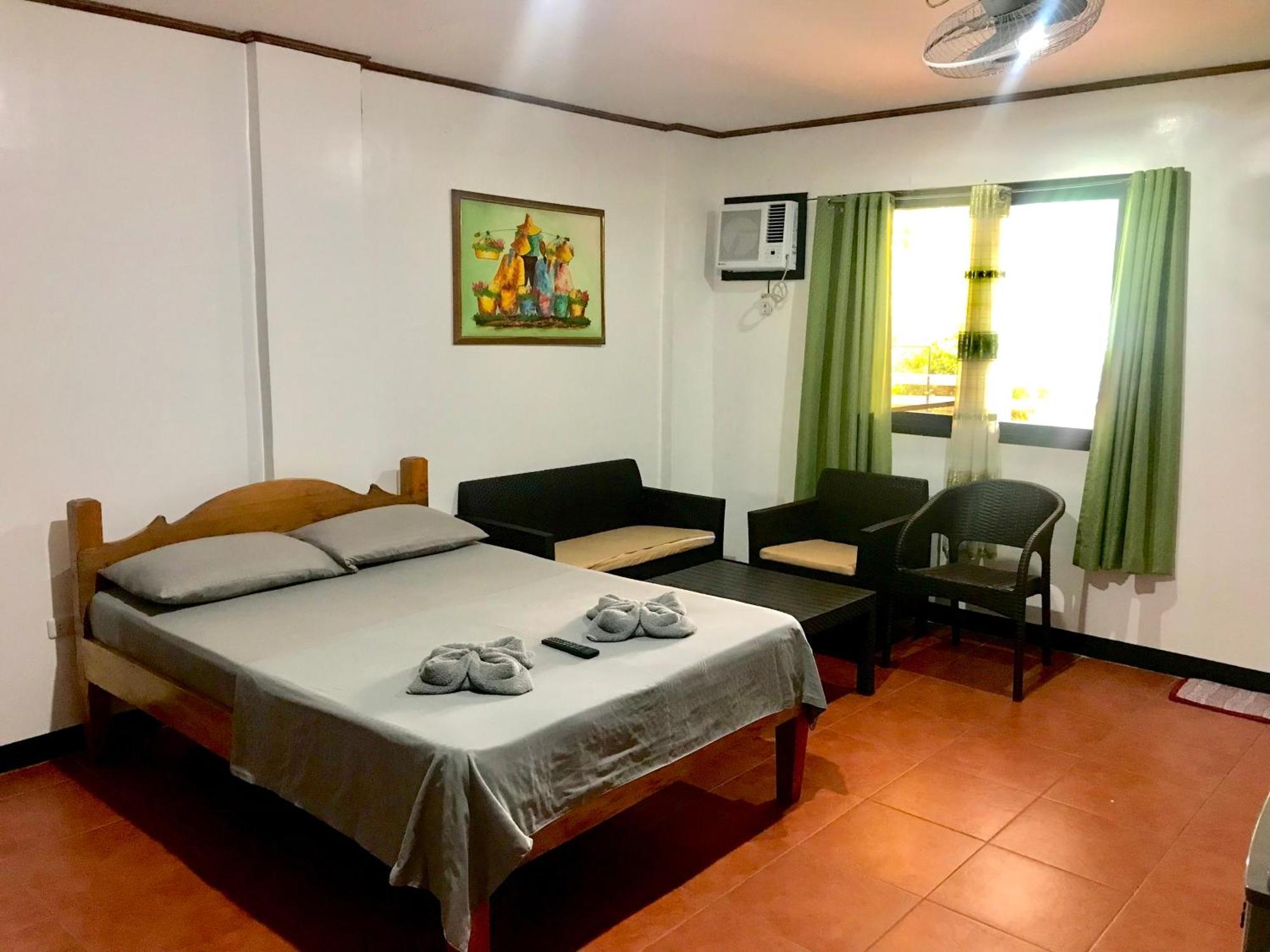 Badladz Staycation Condos Puerto Galera Zewnętrze zdjęcie