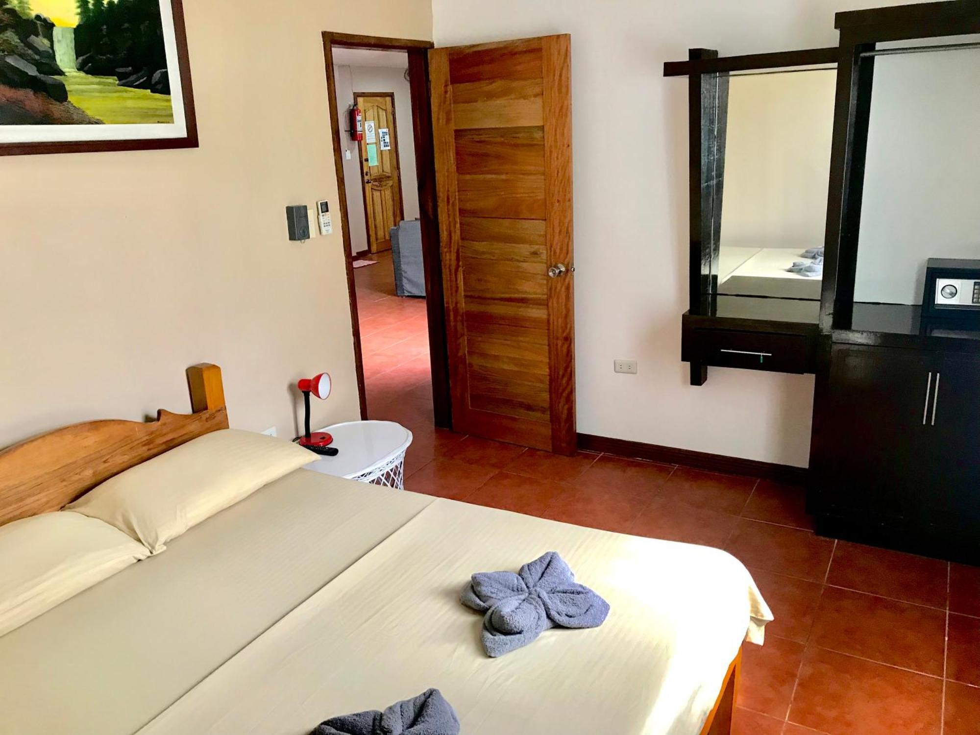 Badladz Staycation Condos Puerto Galera Zewnętrze zdjęcie