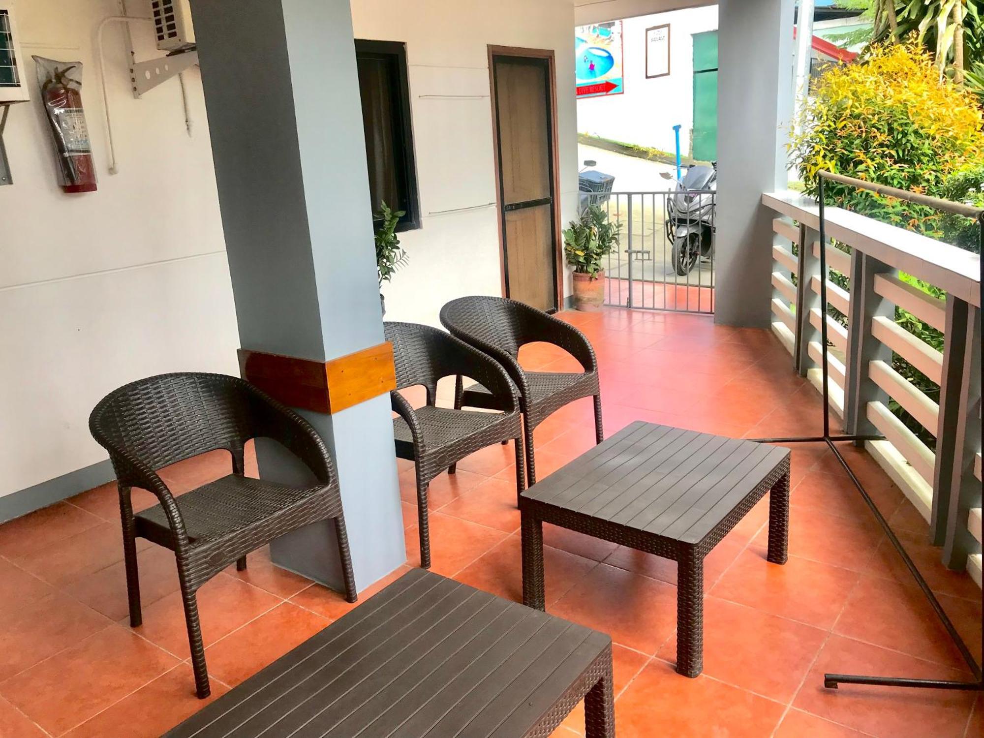 Badladz Staycation Condos Puerto Galera Zewnętrze zdjęcie