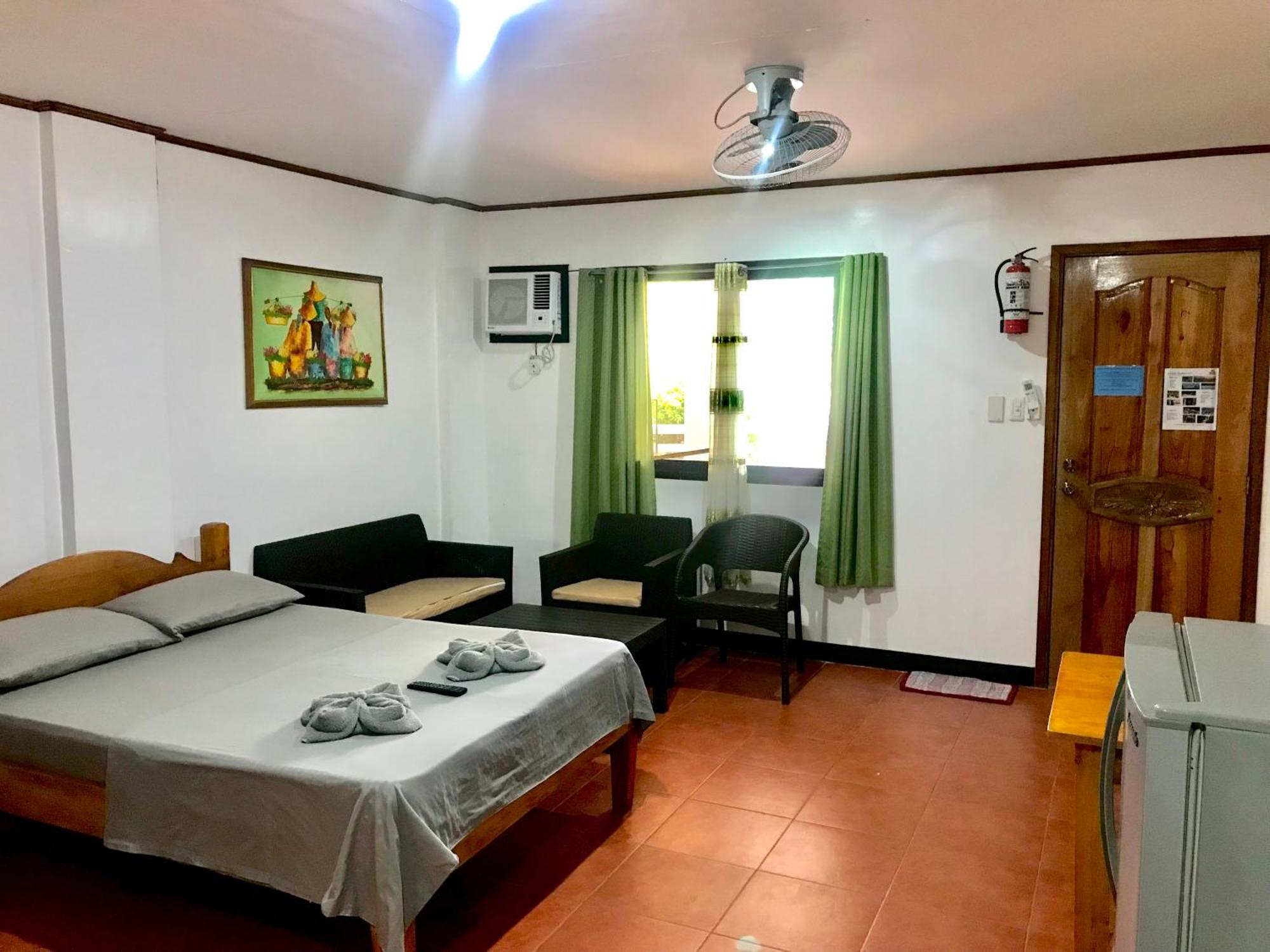 Badladz Staycation Condos Puerto Galera Zewnętrze zdjęcie