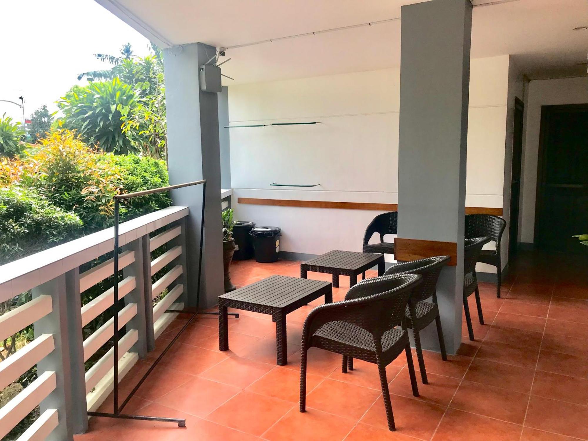 Badladz Staycation Condos Puerto Galera Zewnętrze zdjęcie