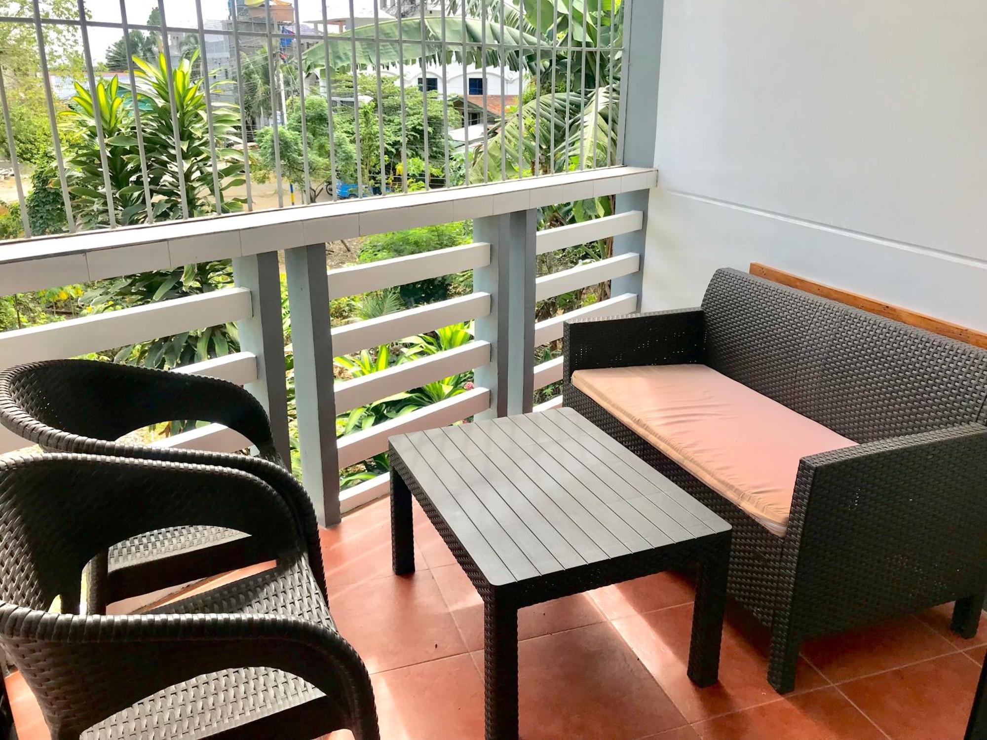 Badladz Staycation Condos Puerto Galera Zewnętrze zdjęcie