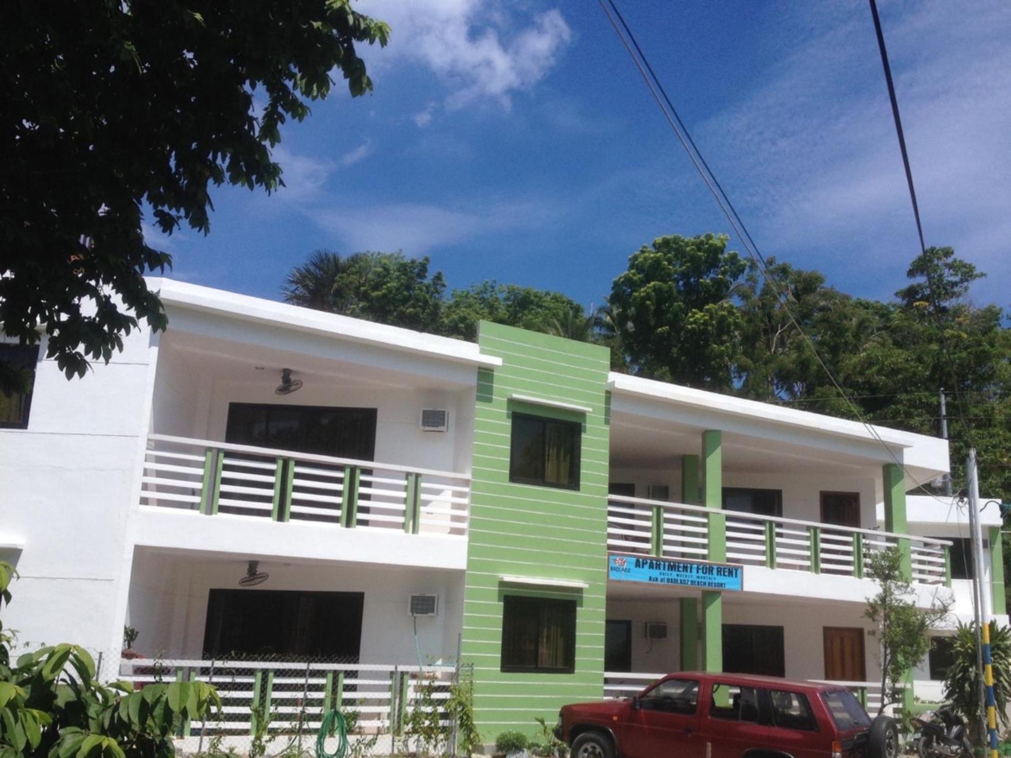 Badladz Staycation Condos Puerto Galera Zewnętrze zdjęcie