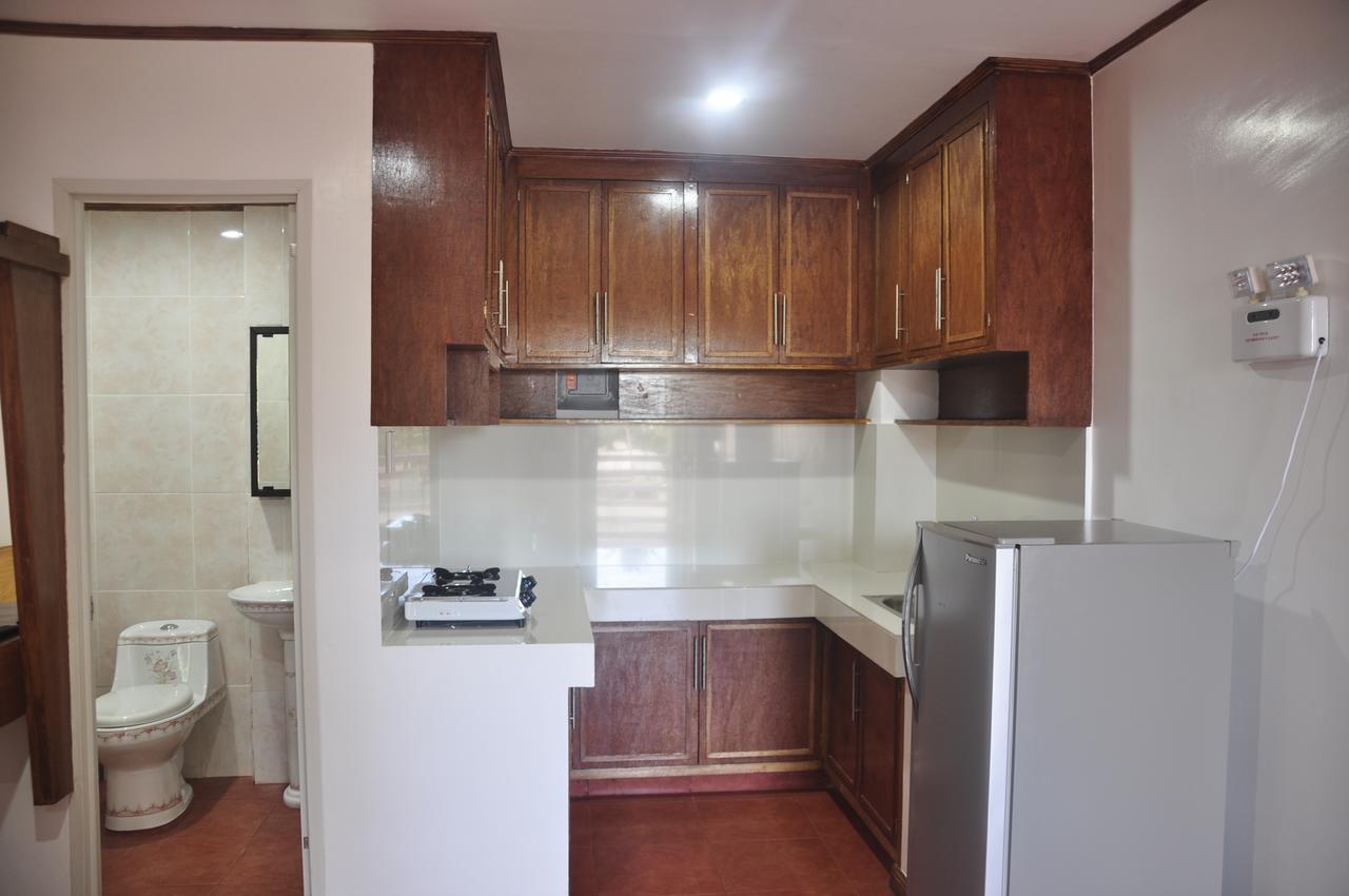 Badladz Staycation Condos Puerto Galera Zewnętrze zdjęcie
