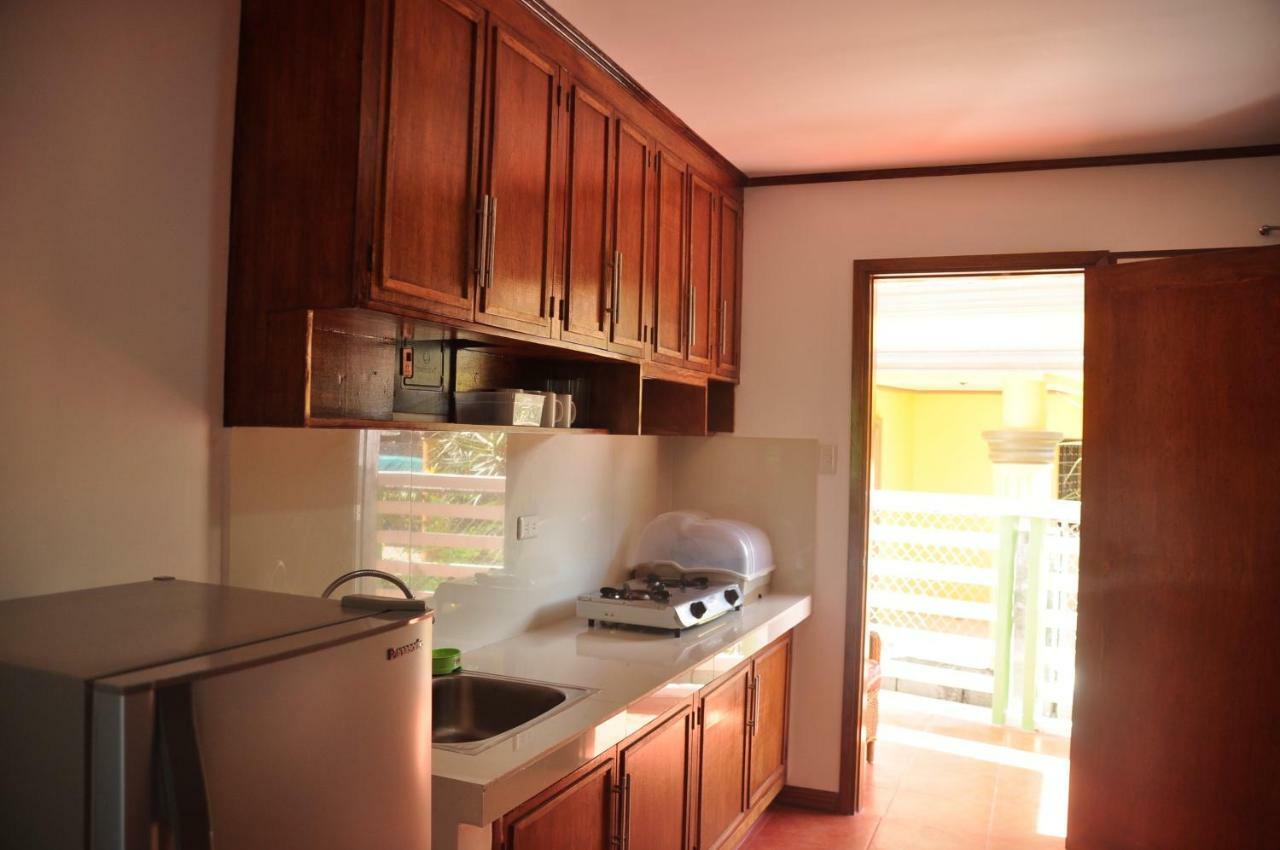 Badladz Staycation Condos Puerto Galera Zewnętrze zdjęcie